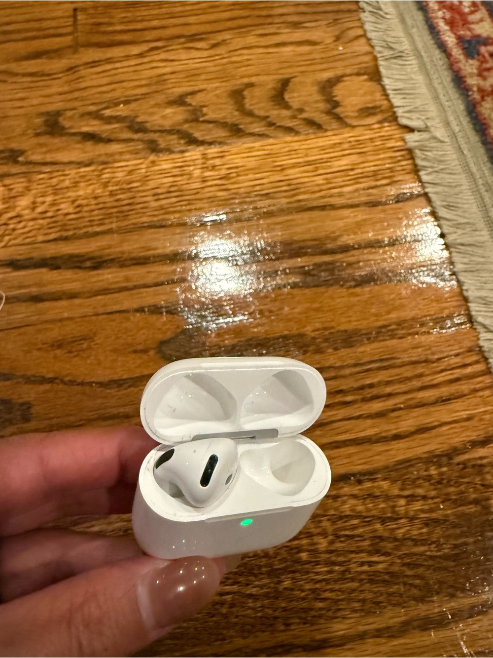 Apple White True Wireless Earbuds with Charging Case and LED ( Left only)